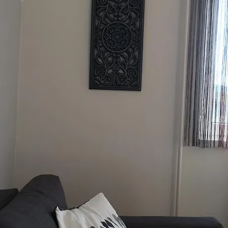 아파트 Grey Apartman *
